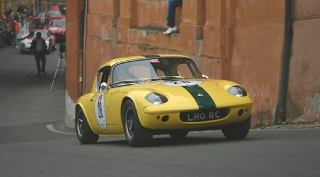 Type 26R race car with fixed headlights